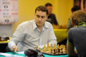 Пензенский гроссмейстер лидирует на международном турнире после шестого тура